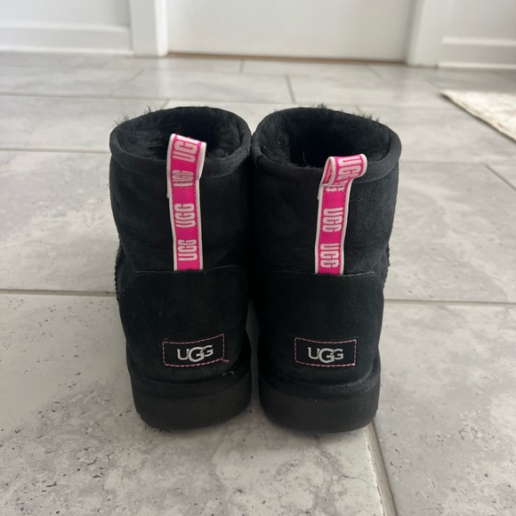 Black UGG boots in size 11 - Picture 2 of 5